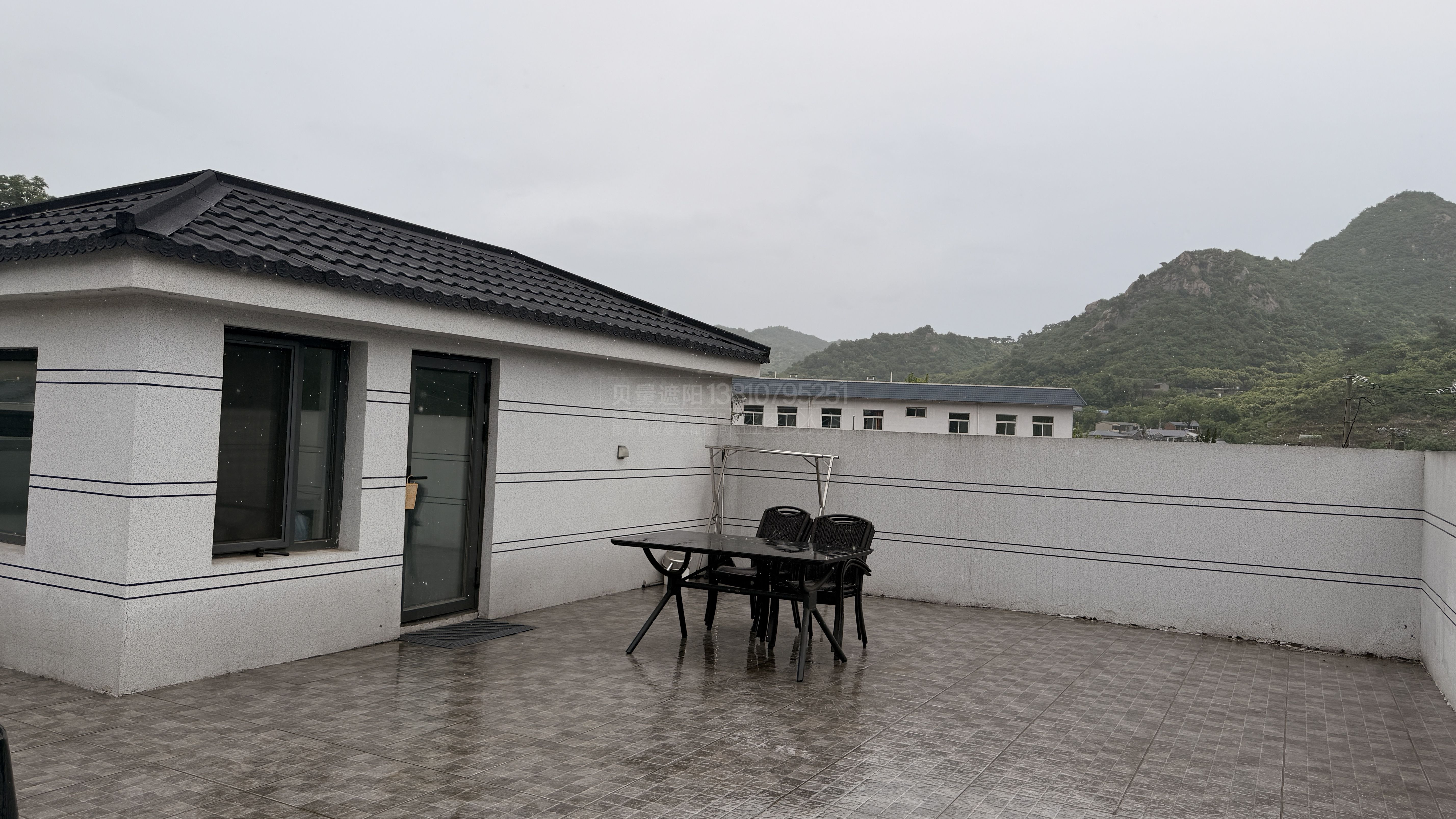 北京市昌平区延寿镇下庄村·自建房顶层露台耐力板罩棚(图1) 安装前1 (1).jpg
