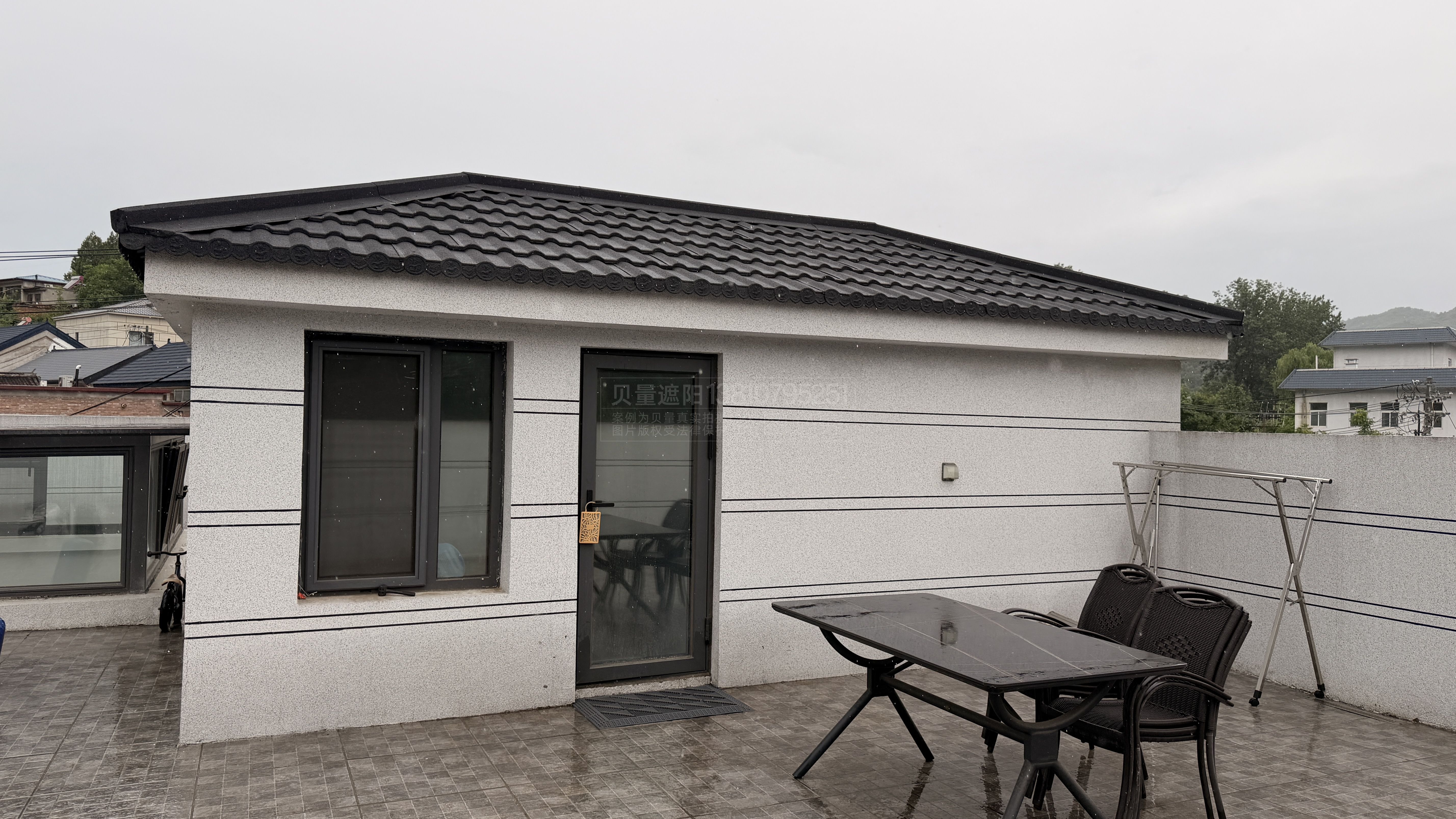 北京市昌平区延寿镇下庄村·自建房顶层露台耐力板罩棚(图4) 安装前1 (4).jpg
